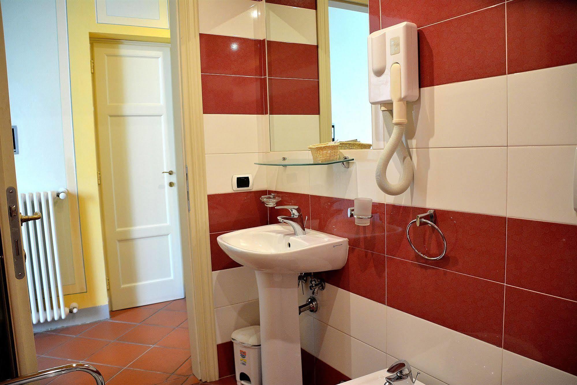 Dimora Dei Guelfi Luxury Rooms Lucca Exterior foto